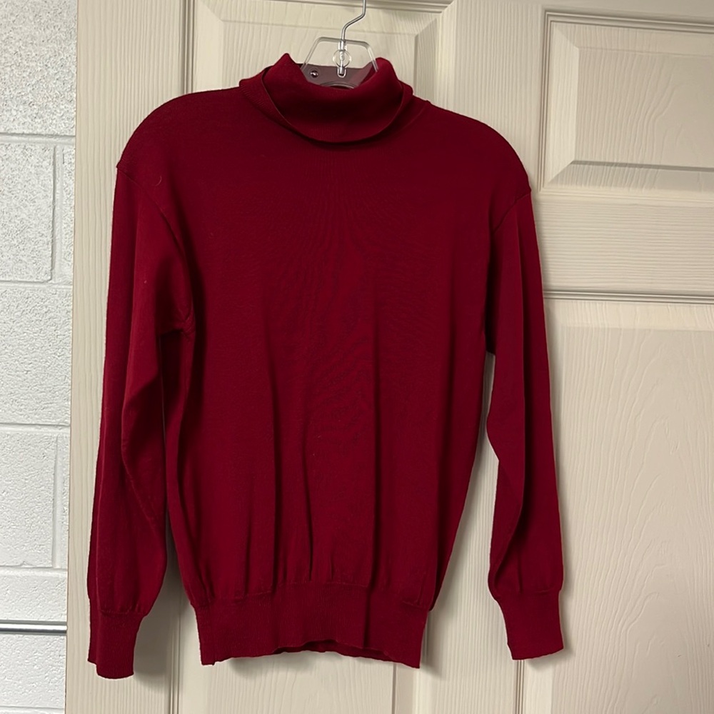 Burberry deep red Wool turtleneck with banded hem and sleeve